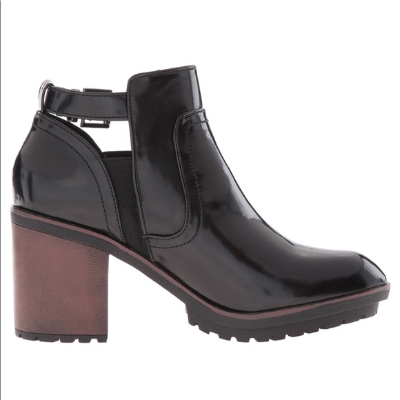 NIB Black Boxed In Rugged Sole Ankle Boots - Picture 3 of 7